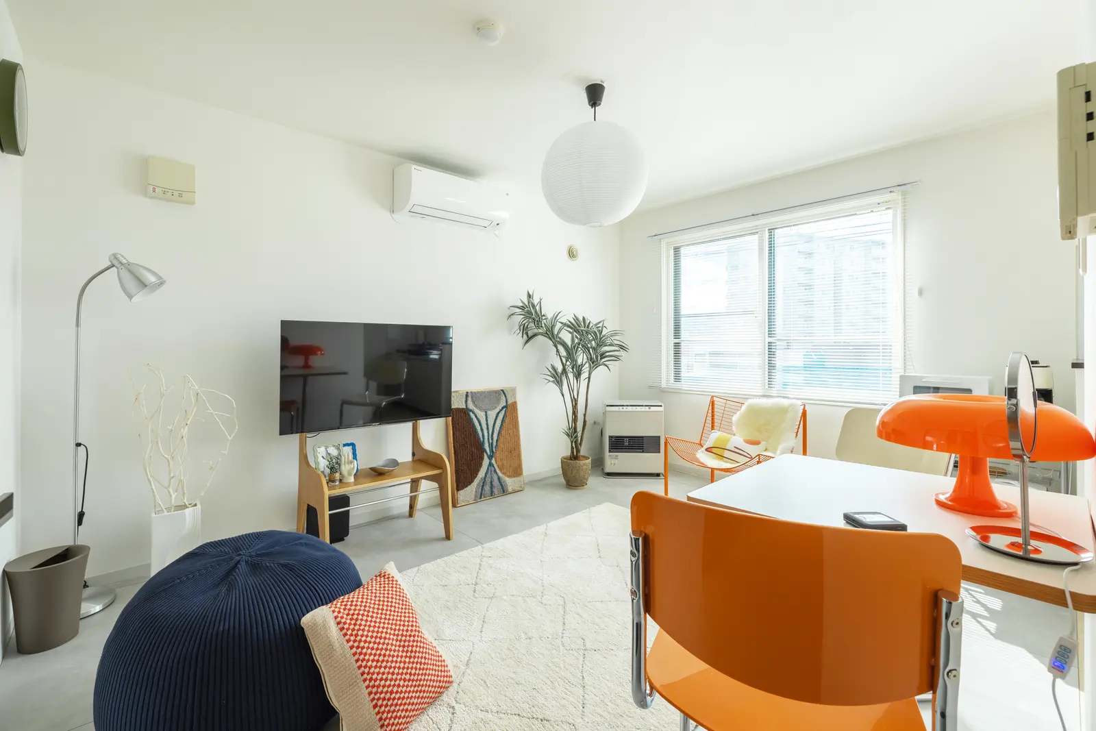 305号室 — リビング