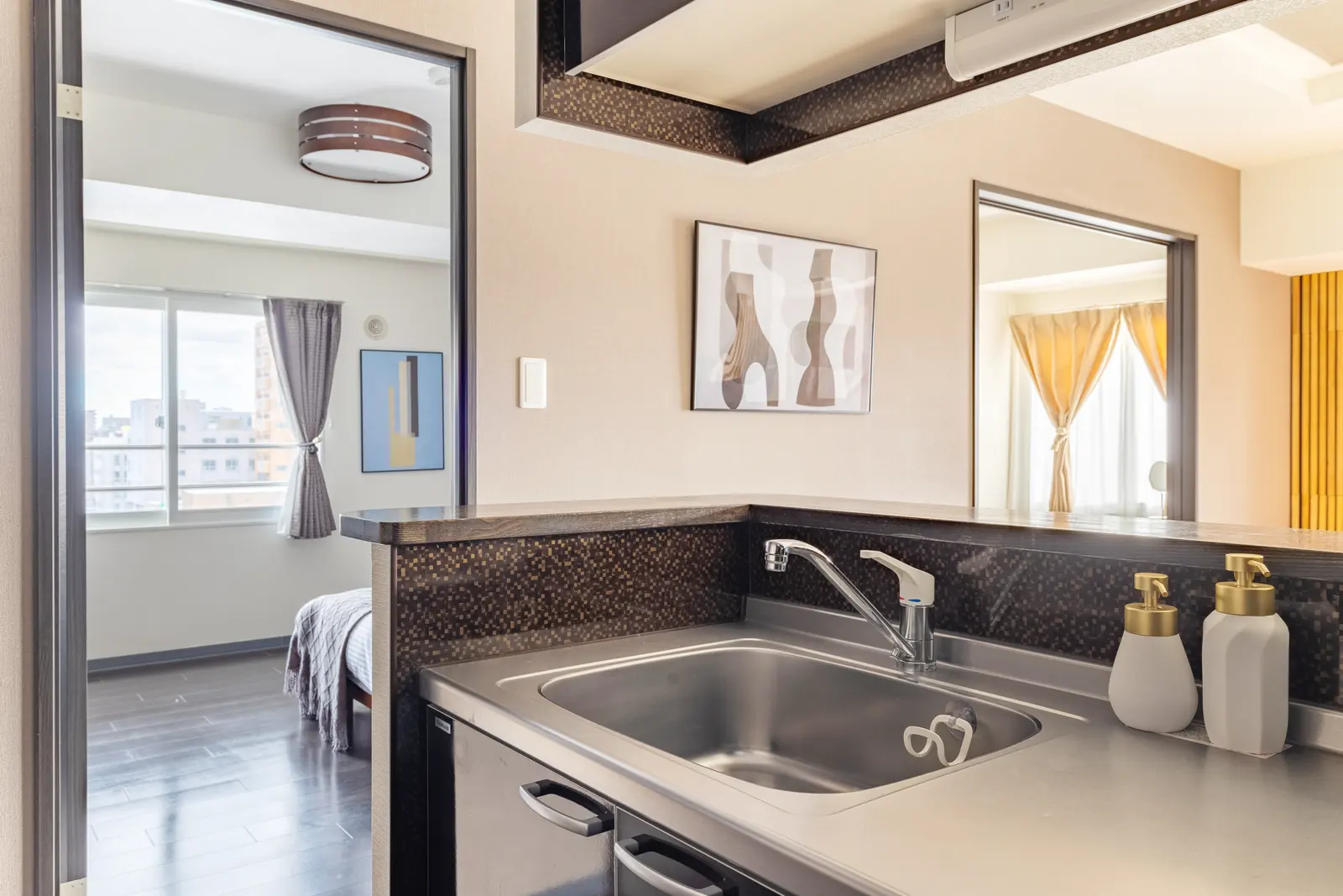 Cozy Stay Sapporo Hongodori 605 — 605号室